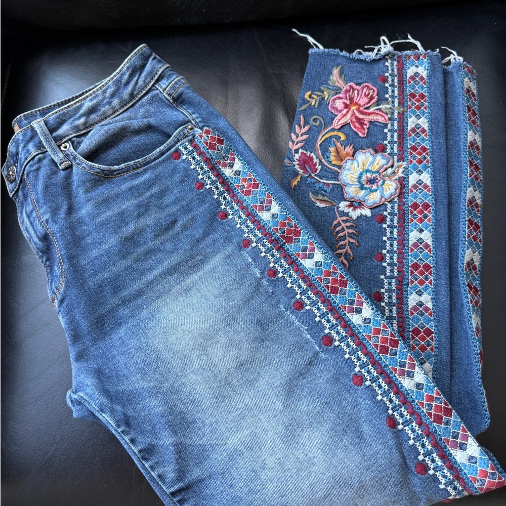 DRIFTWOOD Embroidered Jackie Jeans Classic Fit Sz 29/28 gentle distressed wash - Picture 4 of 7